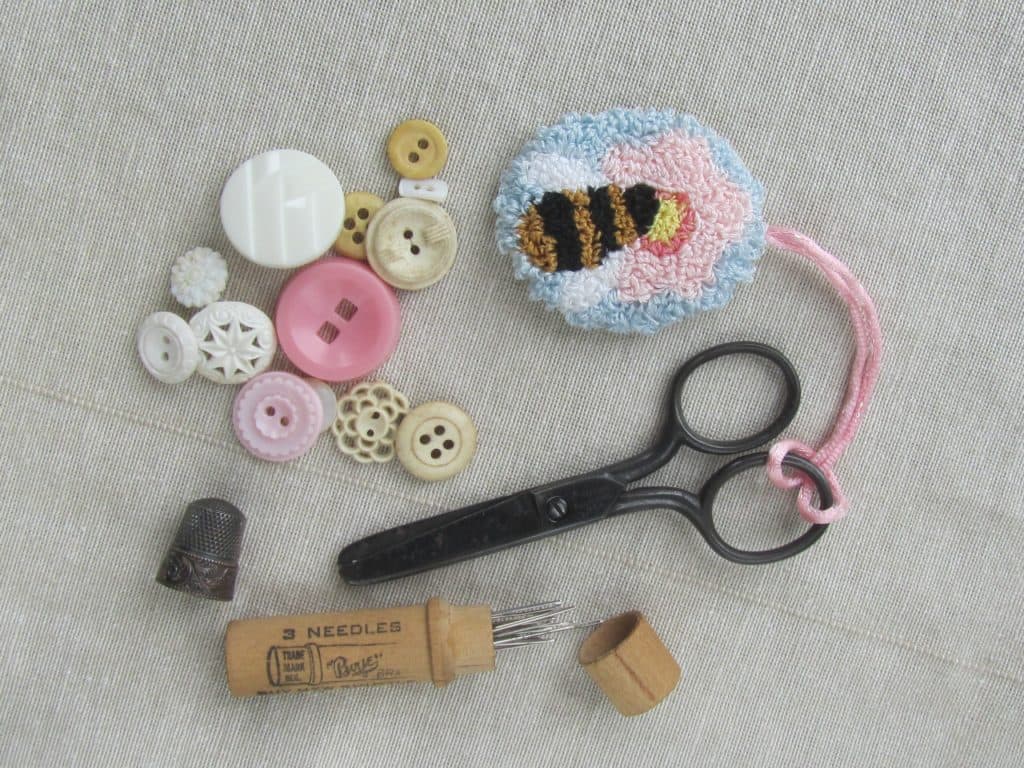 Bee & Blossom Scissor Fob