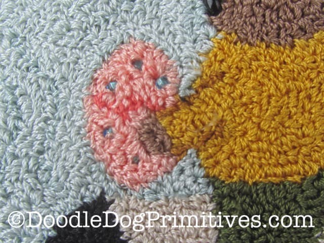 How to use beads to add details to your punch needle projects | DoodleDogPrimitives.com