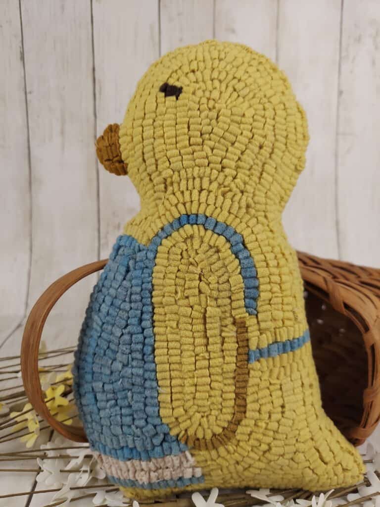 Mama Chick Hooked Rug Pillow Pattern