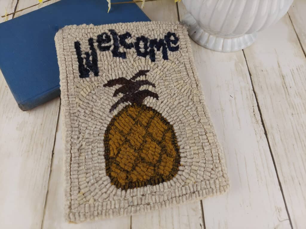 Pineapple rug hooking pattern