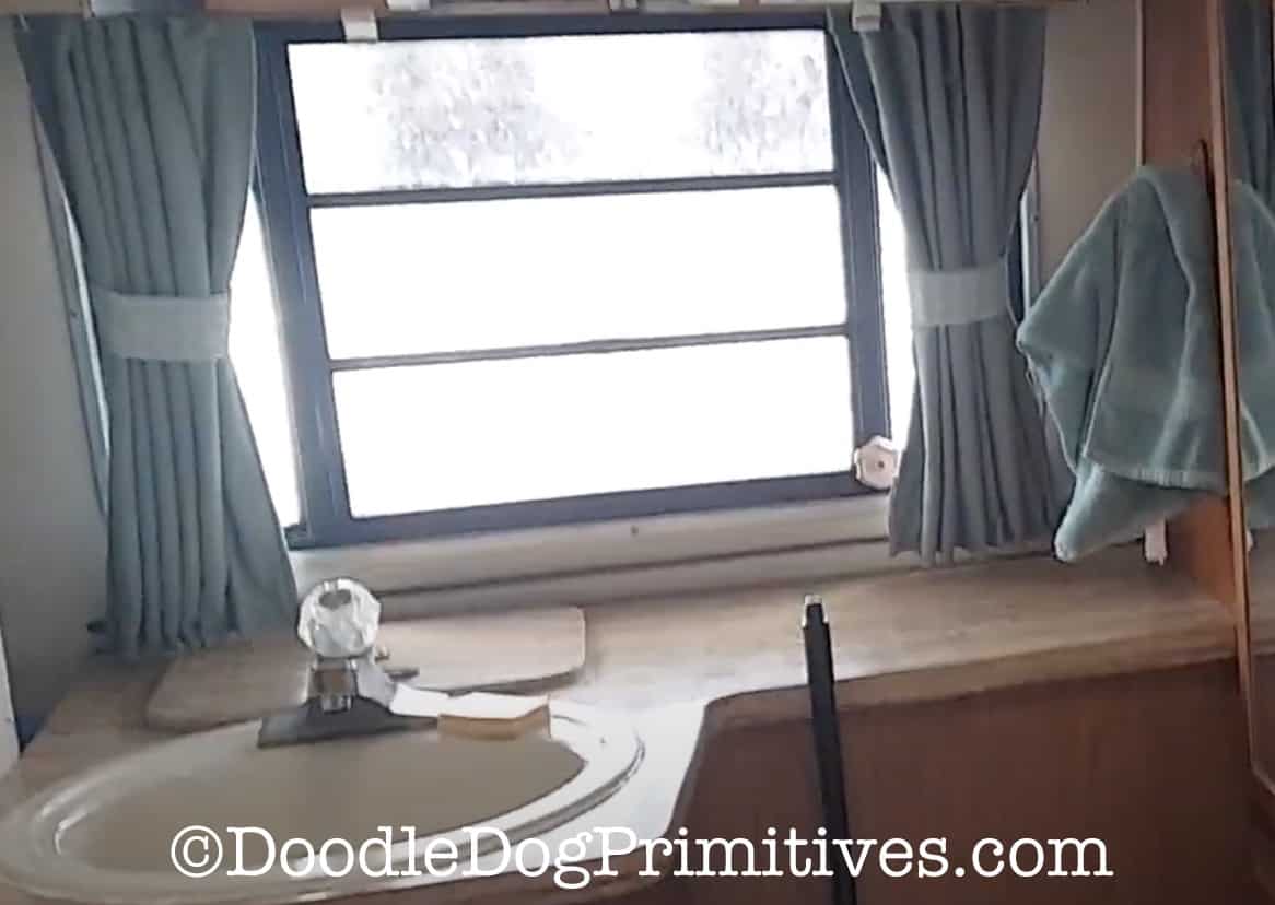 DIY Camper Curtain - DoodleDog Designs Primitives