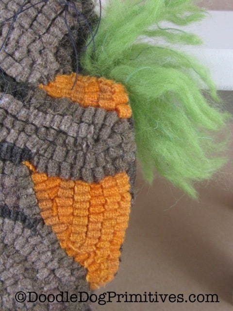 hooked wool carrot