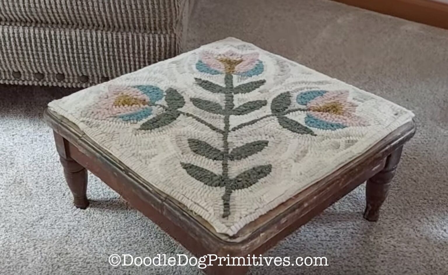 Rug Hooking from a Quilt Pattern - DoodleDog Designs Primitives