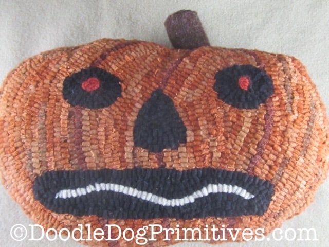 Orange pumpkin rug hooking pillow pattern